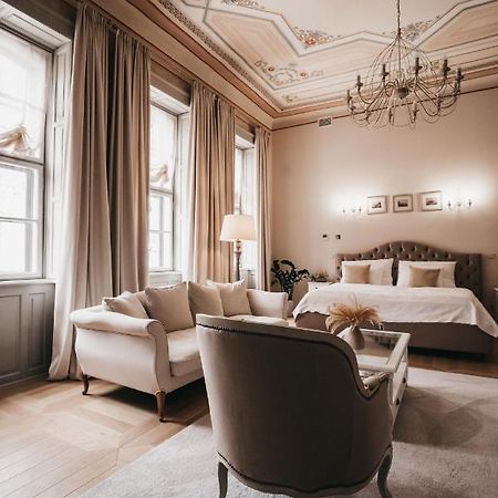 Room42 - Suites & Apartments Эстергом Экстерьер фото