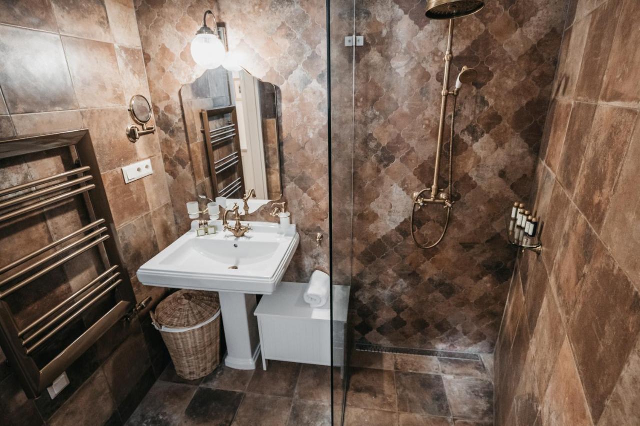 Room42 - Suites & Apartments Эстергом Экстерьер фото
