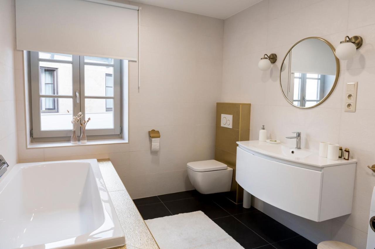Room42 - Suites & Apartments Эстергом Экстерьер фото