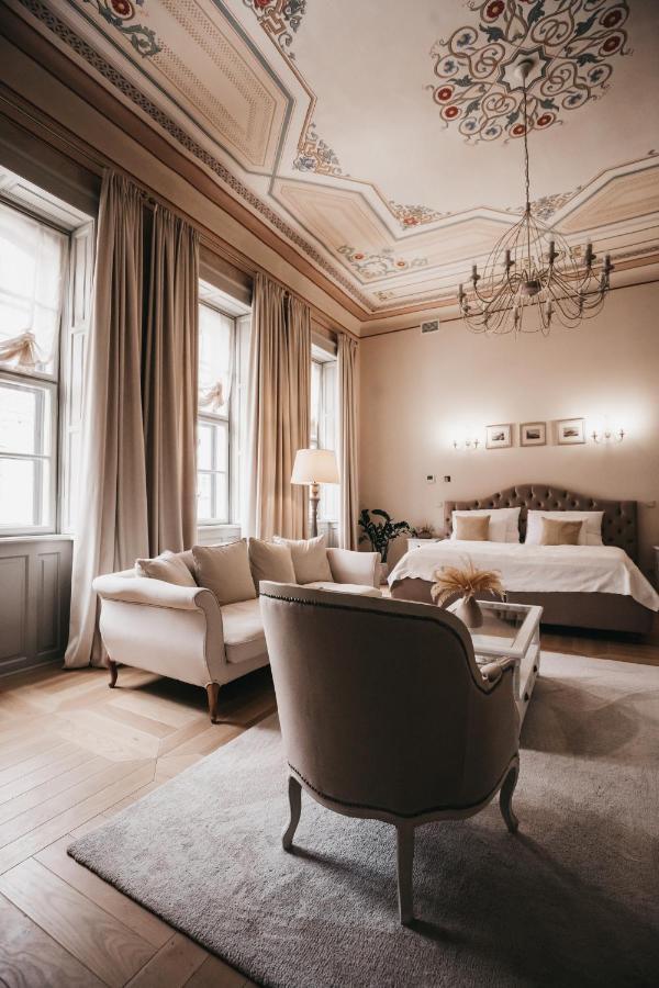 Room42 - Suites & Apartments Эстергом Экстерьер фото