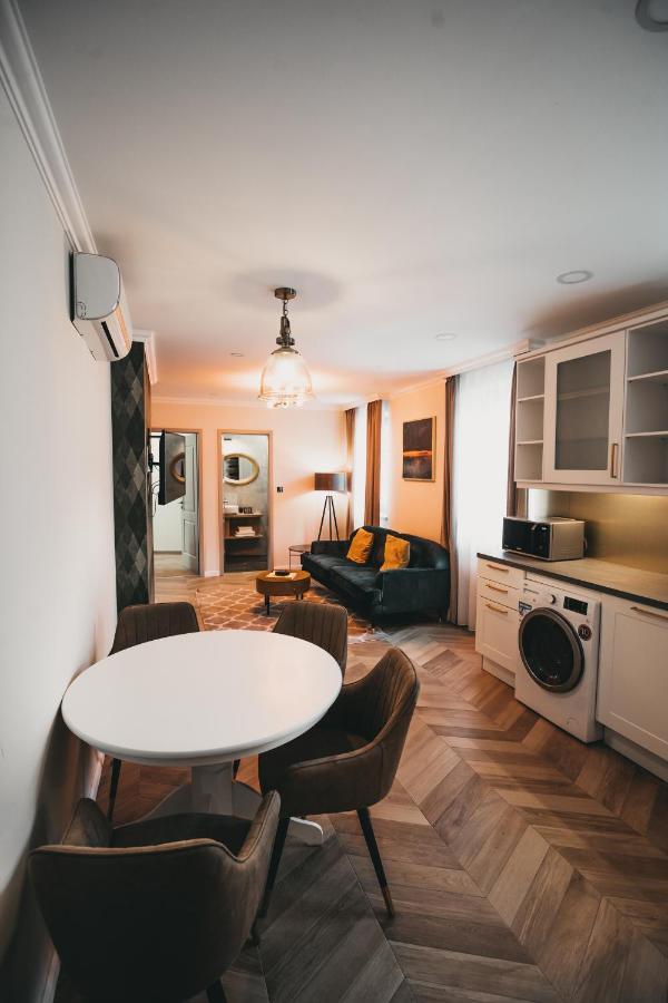 Room42 - Suites & Apartments Эстергом Экстерьер фото
