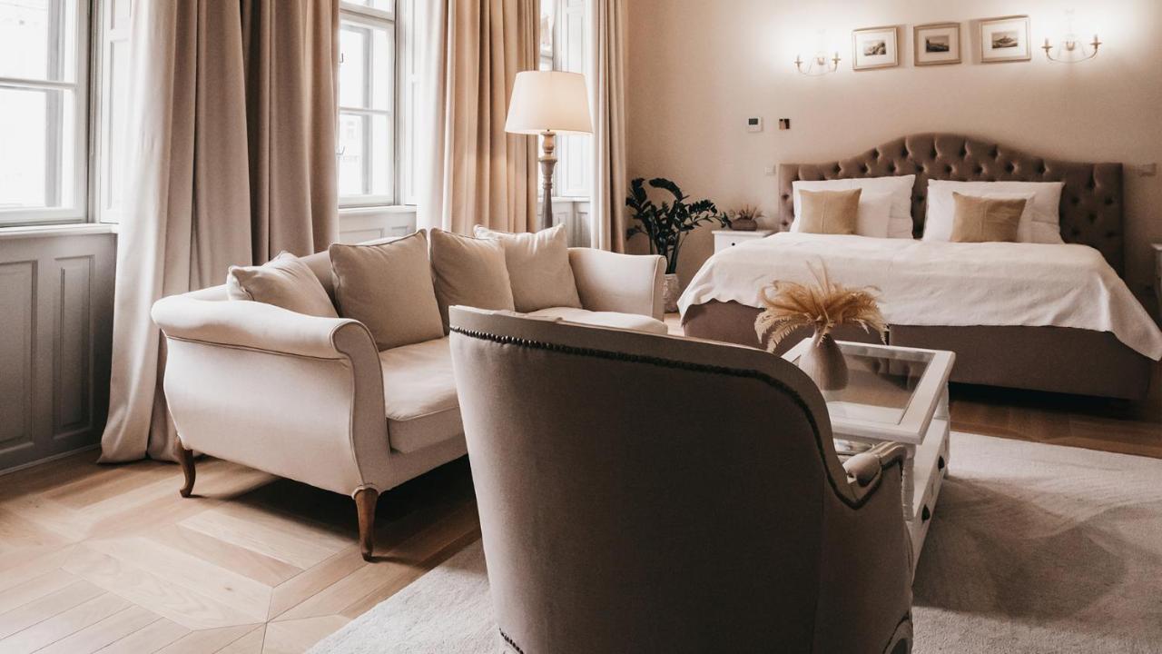 Room42 - Suites & Apartments Эстергом Экстерьер фото