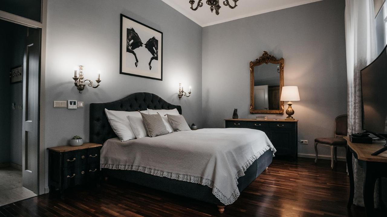 Room42 - Suites & Apartments Эстергом Экстерьер фото