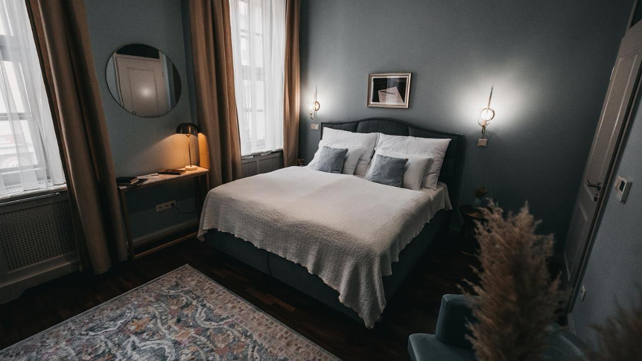 Room42 - Suites & Apartments Эстергом Экстерьер фото